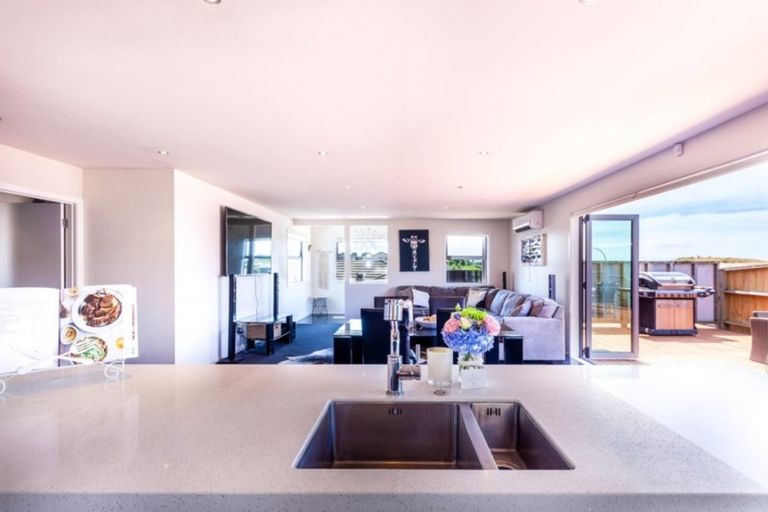 Photo of property in 13a Heta Road, Highlands Park, New Plymouth, 4312