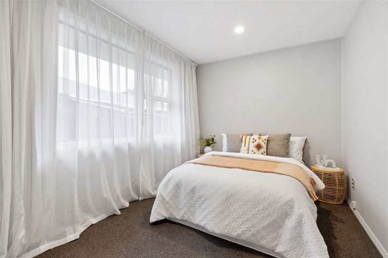 Photo of property in 2/57 Mcfaddens Road, St Albans, Christchurch, 8052