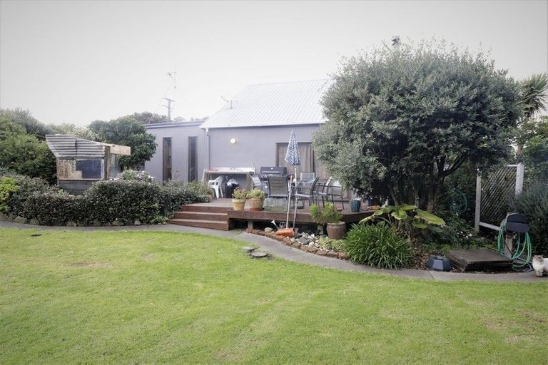 Photo of property in 2 Egmont Street, Castlecliff, Whanganui, 4501