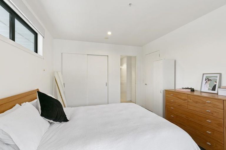 Photo of property in Kate Sheppard Apartments, 4k/42 Molesworth Street, Thorndon, Wellington, 6011