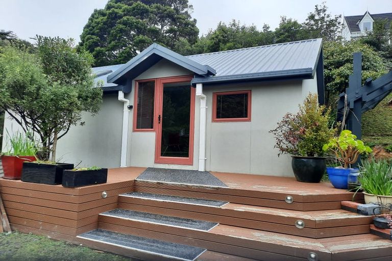 Photo of property in 21 Thatcher Crescent, Crofton Downs, Wellington, 6035