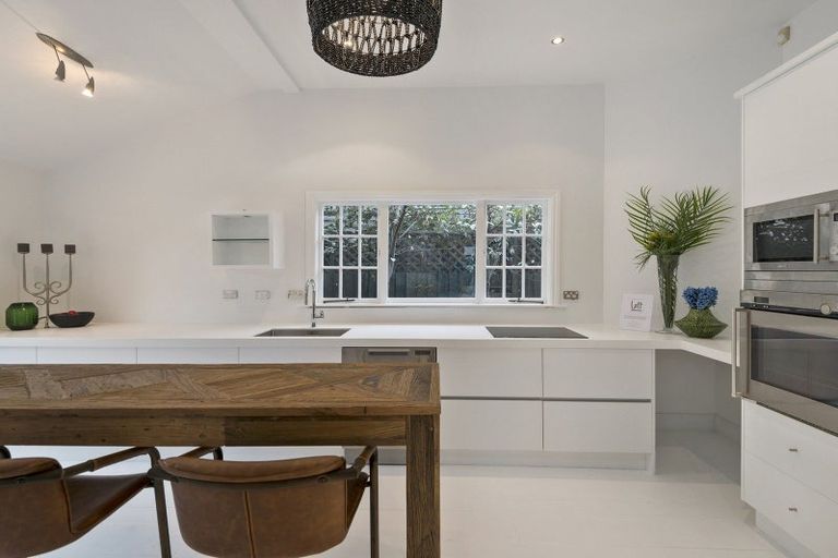 Photo of property in 2/6 Office Road, Merivale, Christchurch, 8014