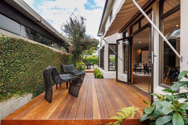 Photo of property in 17a Lincoln Terrace, Hokowhitu, Palmerston North, 4410