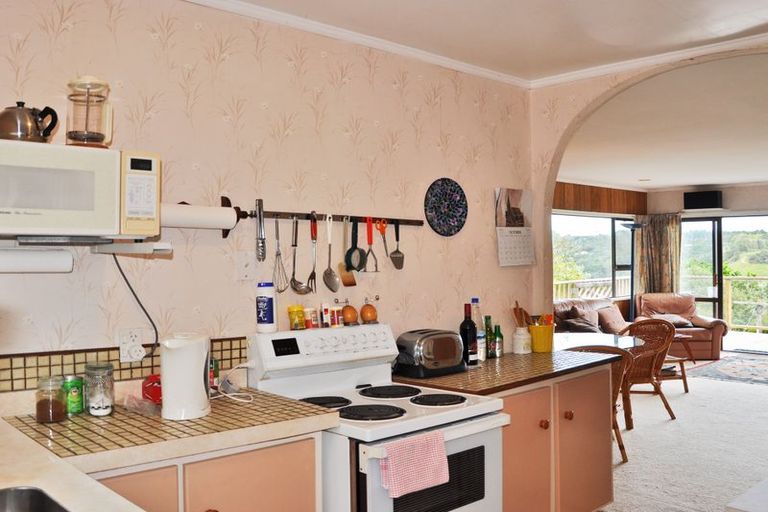 Photo of property in 11 Hillside Crescent, Leigh, 0985