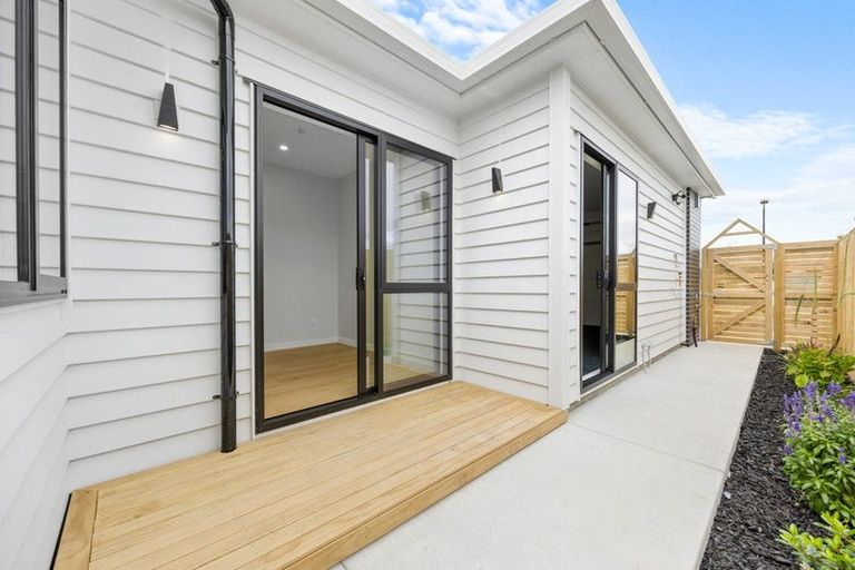 Photo of property in 12 Piko Road, Opaheke, 2113