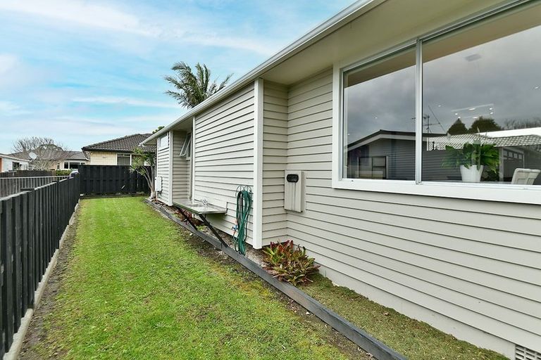 Photo of property in 27 Doment Crescent, Orewa, 0931