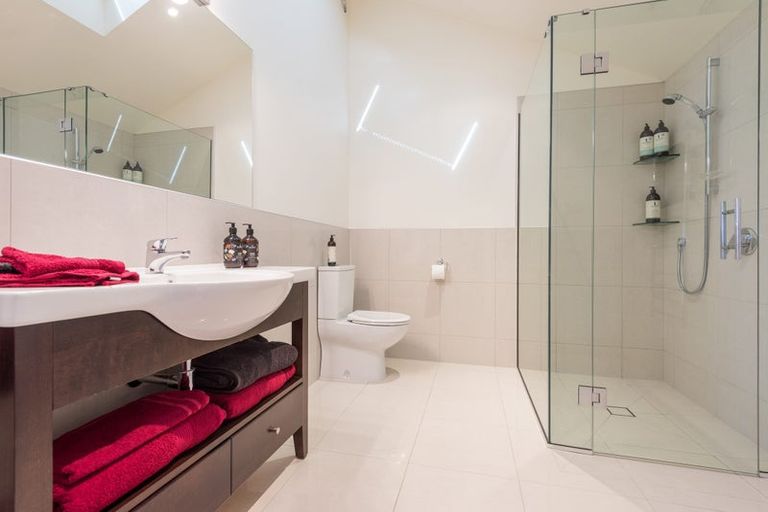 Photo of property in Atholwood Luxury Accommodation, 118 Bronte Road East, Bronte, Upper Moutere, 7173