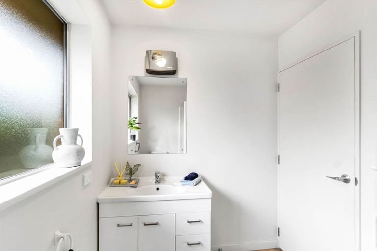 Photo of property in 4/373 Main Road North, Redwood, Christchurch, 8051