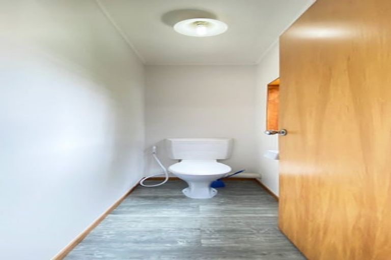 Photo of property in 4/43-53 Chivalry Road, Glenfield, Auckland, 0629