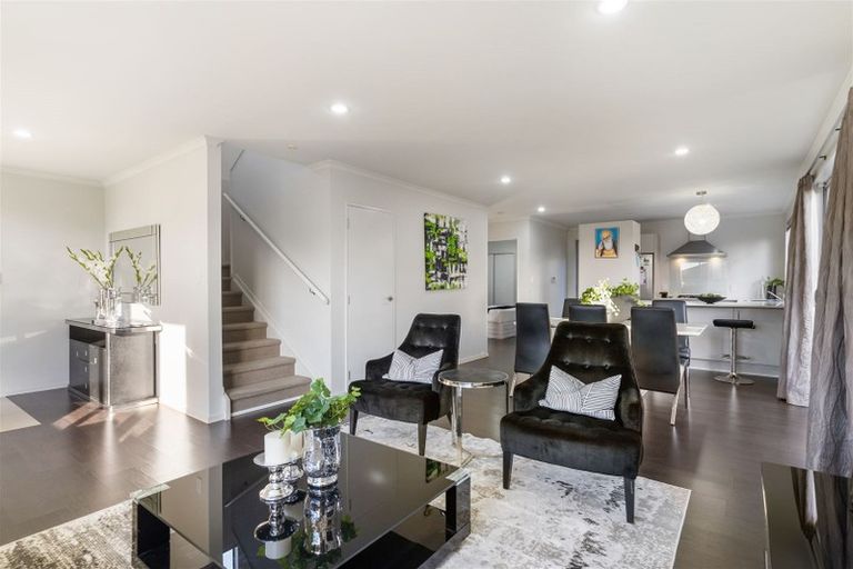 Photo of property in 10 Lane Cameron Place, Flat Bush, Auckland, 2019