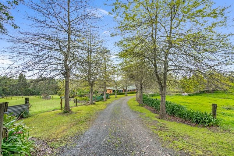 Photo of property in 11 Te Pahi River Drive, Paparoa, Maungaturoto, 0583