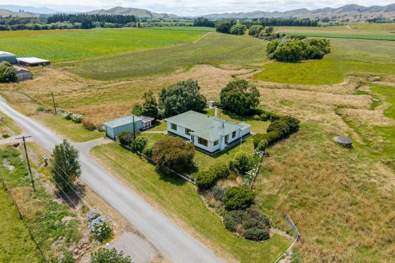 Photo of property in 72 Oparatai Road, Mangatainoka, Pahiatua, 4982