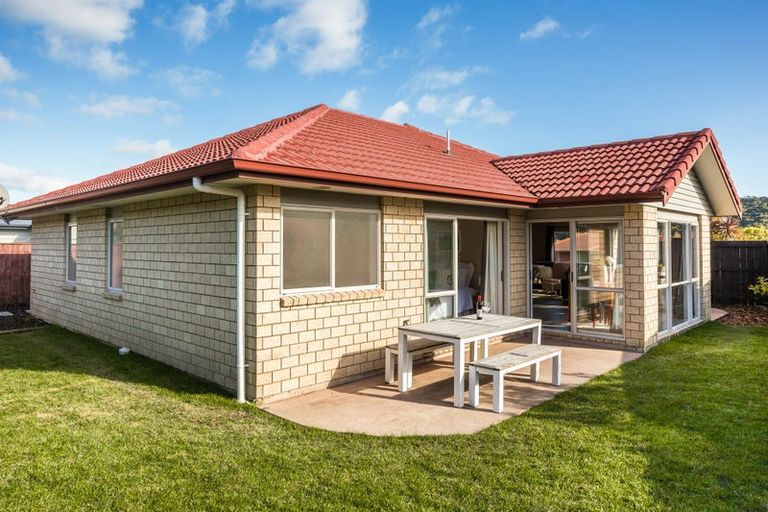 Photo of property in 17 Fraser Colman Grove, Wainuiomata, Lower Hutt, 5014