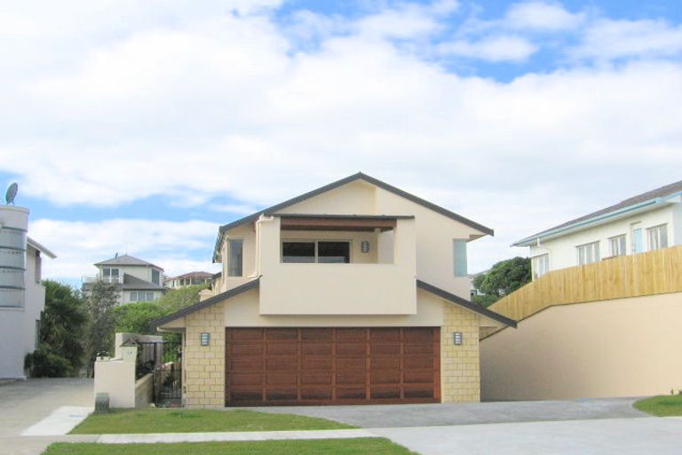 Photo of property in 11 Pitau Road, Mount Maunganui, 3116