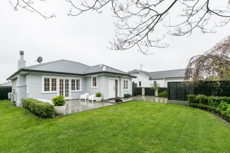 Photo of property in 9 Gillean Street, Havelock North, 4130