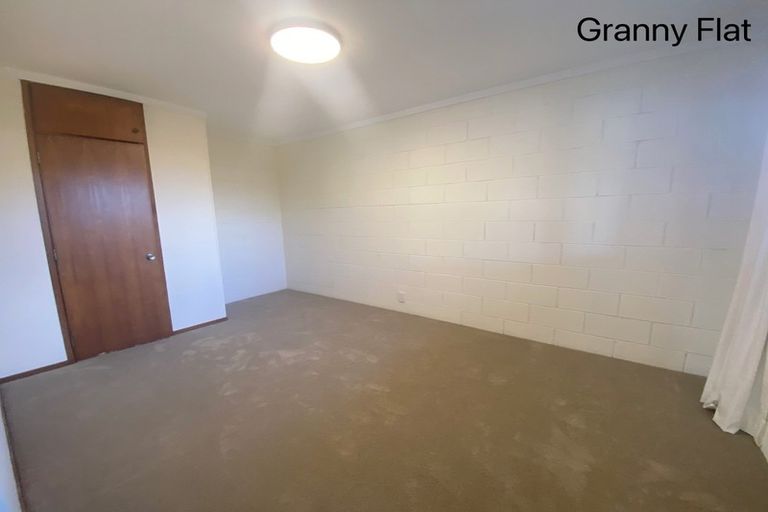 Photo of property in 237 Te Atatu Road, Te Atatu South, Auckland, 0610