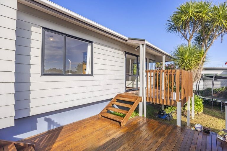 Photo of property in 2/16 James Street, Bayview, Auckland, 0629