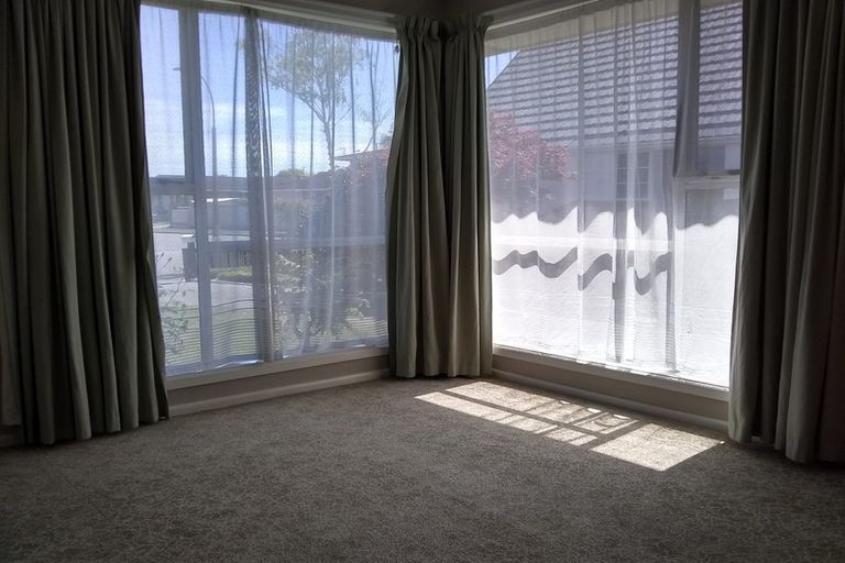 Photo of property in 16 Camelot Street, Ilam, Christchurch, 8041