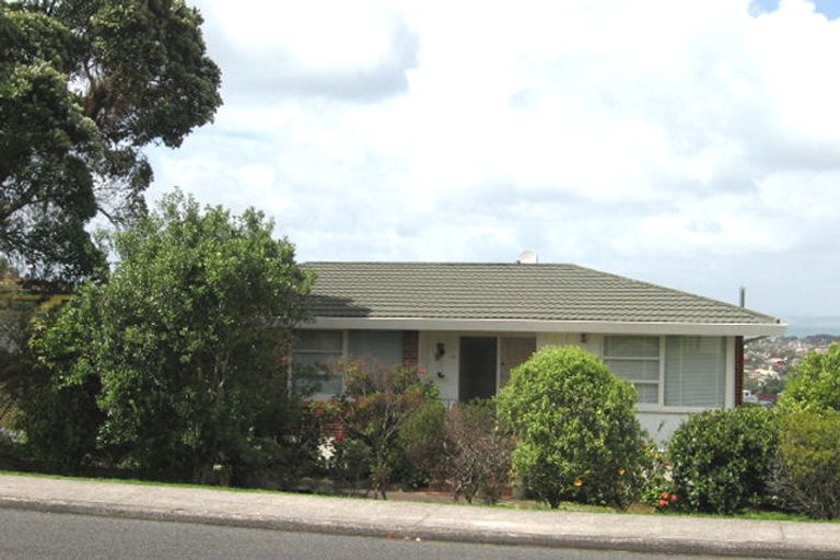 Photo of property in 9 Castor Bay Road, Castor Bay, Auckland, 0620