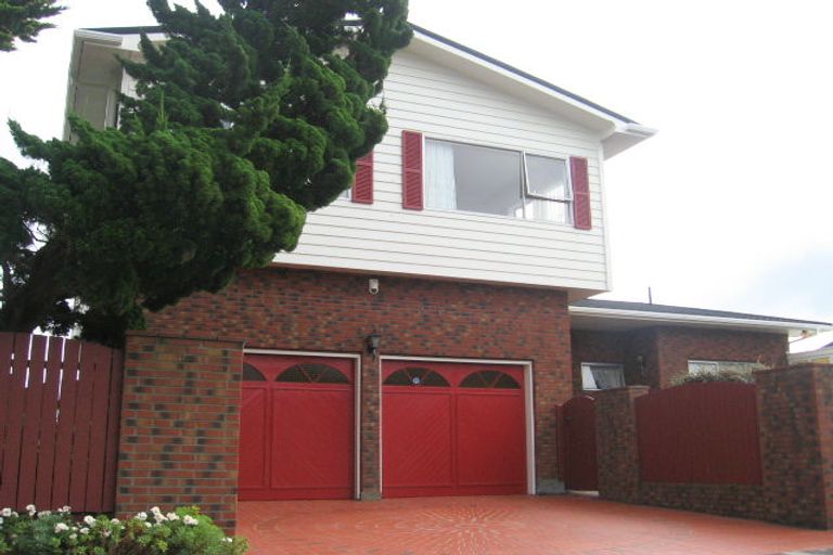 Photo of property in 31 Kaikoura Street, Maupuia, Wellington, 6022