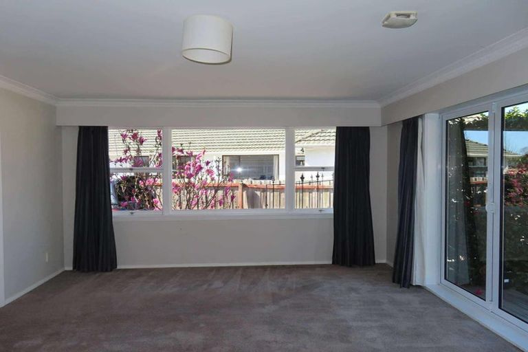 Photo of property in 220 Beach Road, North New Brighton, Christchurch, 8083