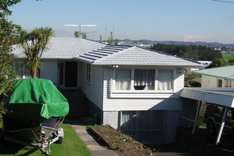 Photo of property in 438 East Coast Road, Windsor Park, Auckland, 0630