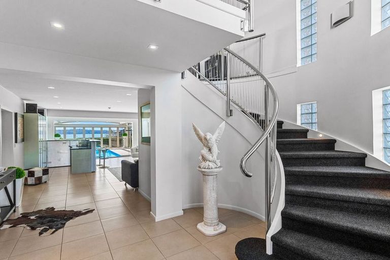 Photo of property in 8 Kawai Rise, Te Atatu Peninsula, Auckland, 0610