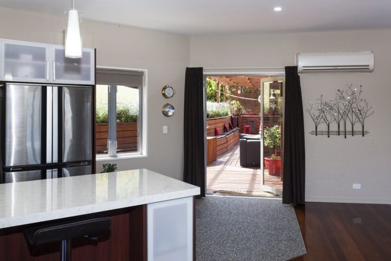 Photo of property in 8 Crossland Terrace, Lyttelton, 8082