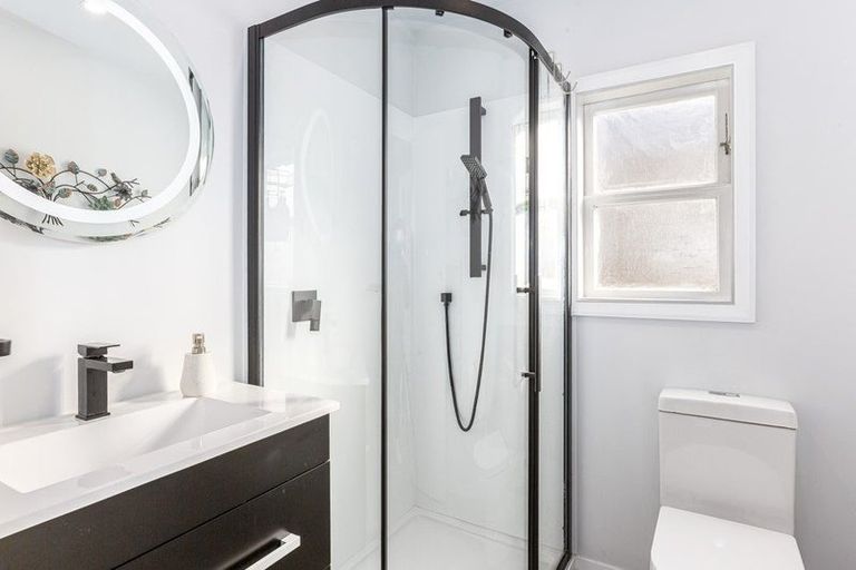 Photo of property in 106 Hine Road, Wainuiomata, Lower Hutt, 5014