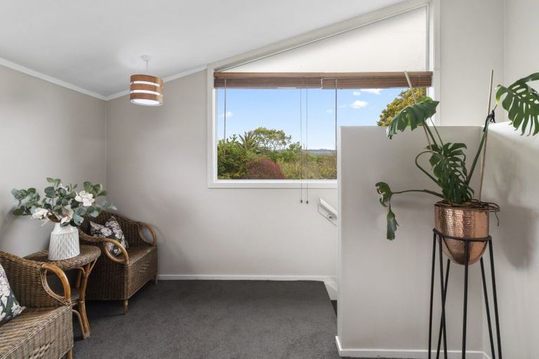 Photo of property in 4 Coulthard Terrace, Opaheke, Papakura, 2113