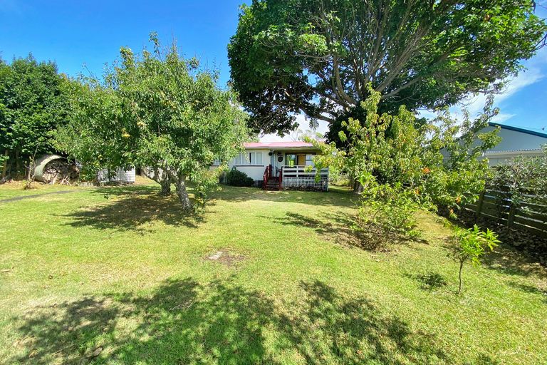 Photo of property in 9 Hauraki Road, Leigh, 0985