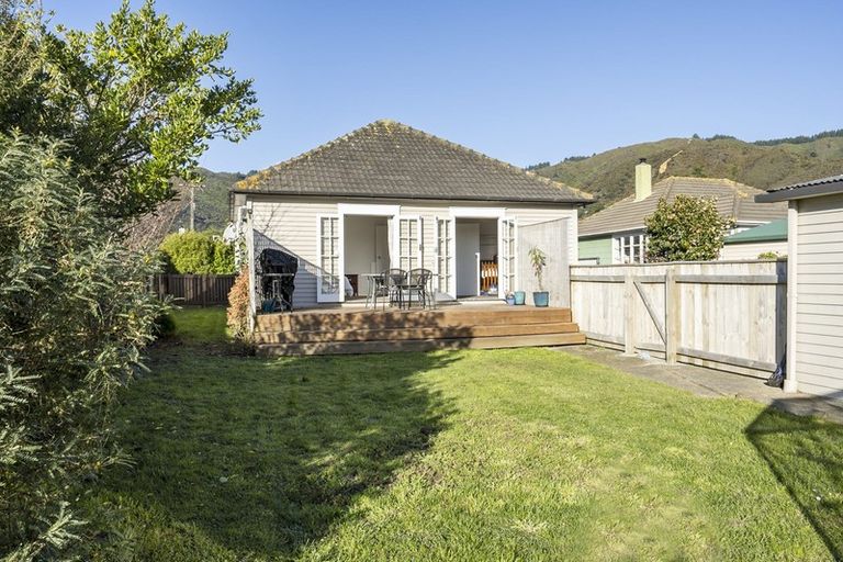 Photo of property in 14 Strand Crescent, Naenae, Lower Hutt, 5011