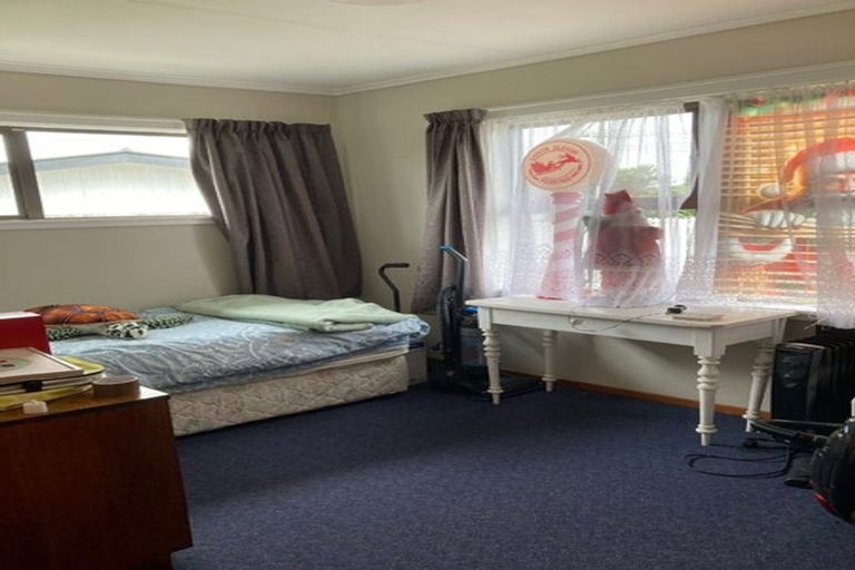 Photo of property in 4 Margaret Place, Merrilands, New Plymouth, 4312