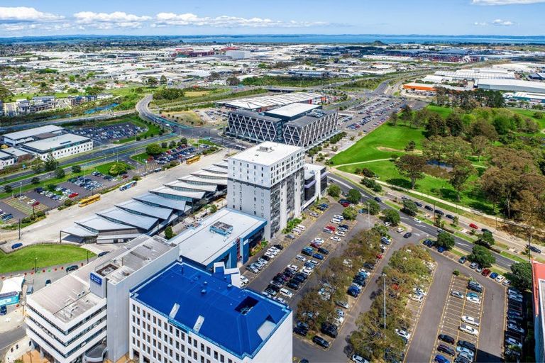 Photo of property in Twin Towers, 811/17 Putney Way, Manukau, Auckland, 2104