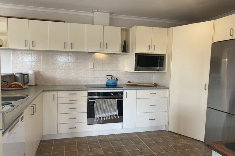 Photo of property in 33 Blue Heron Rise, Stanmore Bay, Whangaparaoa, 0932
