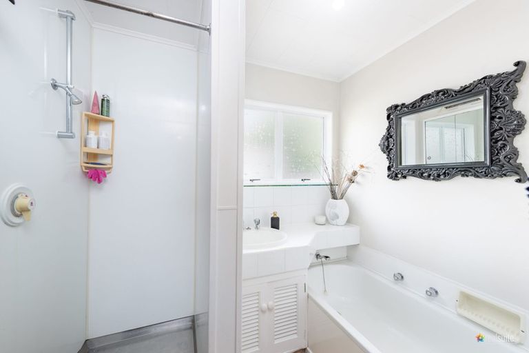 Photo of property in 25 Kopara Grove, Stokes Valley, Lower Hutt, 5019