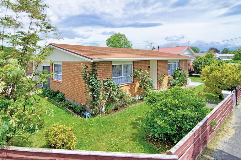 Photo of property in 9 Cambridge Terrace, Masterton, 5810