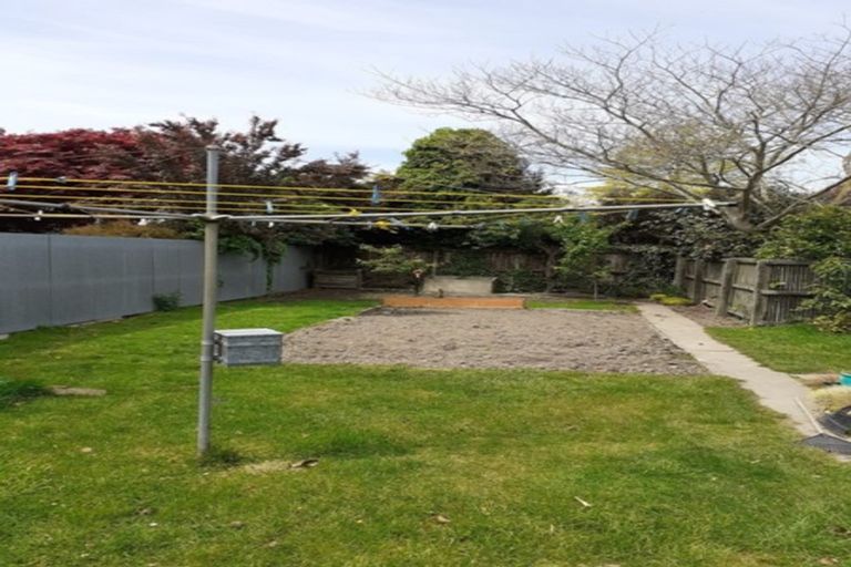 Photo of property in 30 Pinehurst Crescent, Russley, Christchurch, 8042