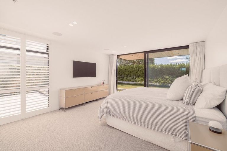 Photo of property in 8a Beachville Road, Redcliffs, Christchurch, 8081