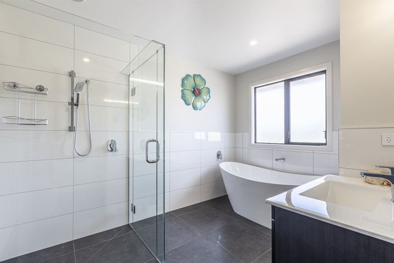 Photo of property in 7 Hartwell Drive, Kelvin Grove, Palmerston North, 4470