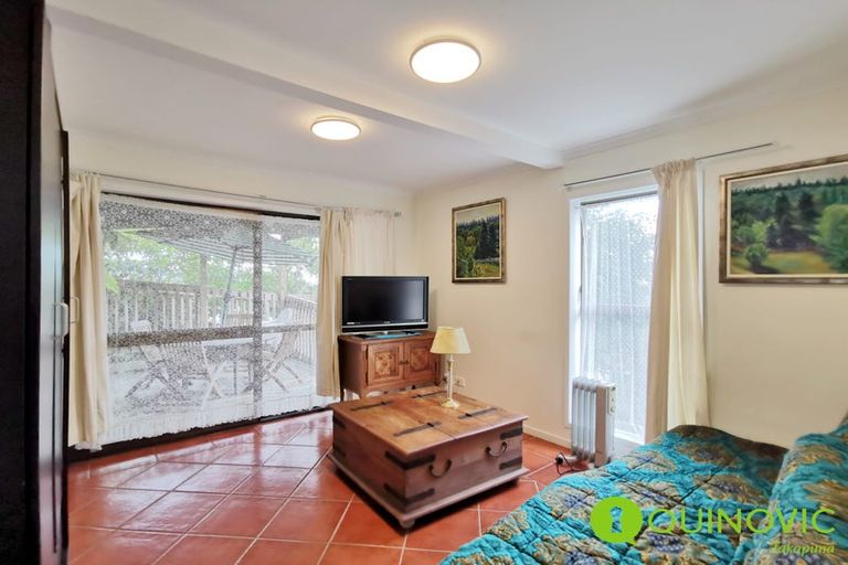 Photo of property in 1/215 Eskdale Road, Birkenhead, Auckland, 0626