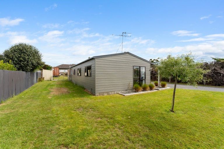 Photo of property in 5 Linklater Avenue, Foxton Beach, Foxton, 4815