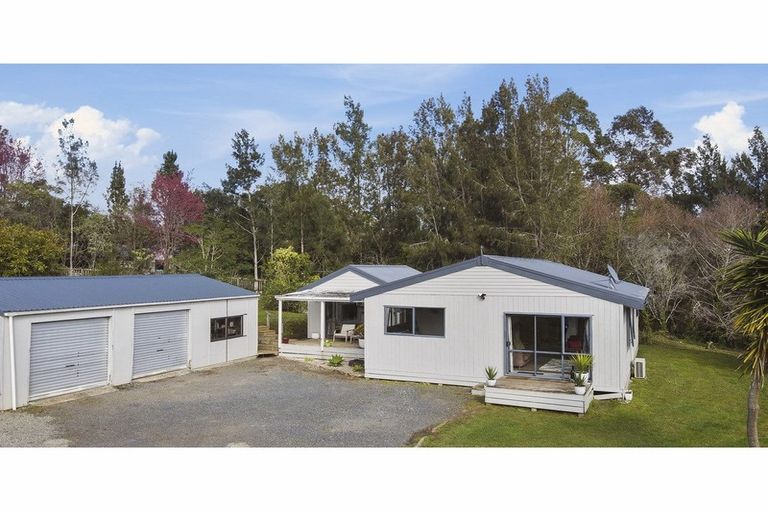 Photo of property in 37 Purerua Road, Kerikeri, 0294