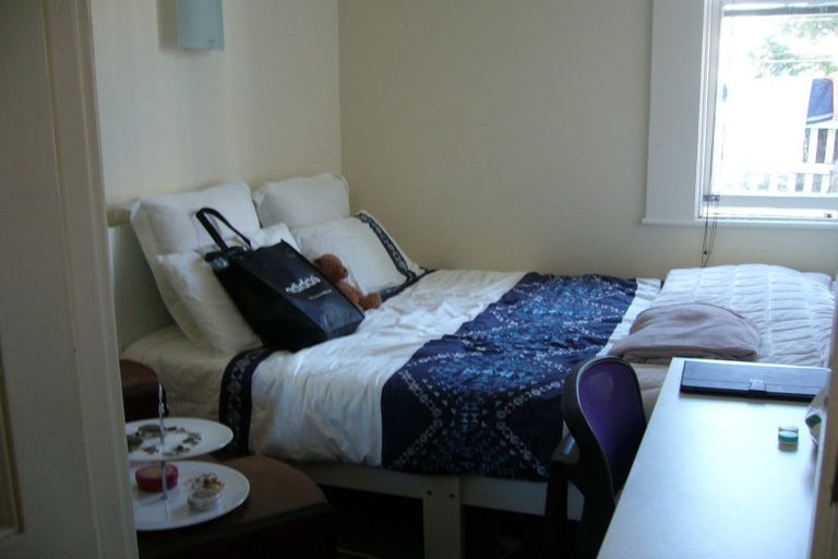 Photo of property in 2/25 Clifton Terrace, Kelburn, Wellington, 6012