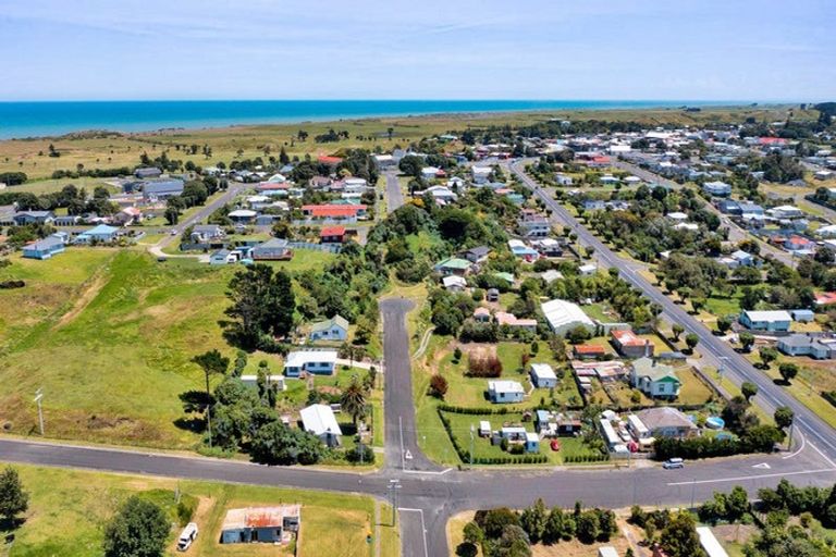 Photo of property in 15 Norfolk Street, Patea, 4520
