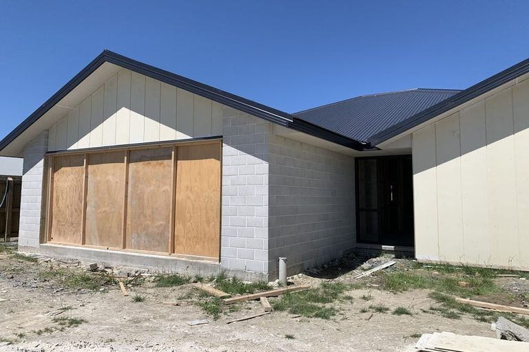 Photo of property in 5 Arrowsmith Drive, Clover Park, Auckland, 2019