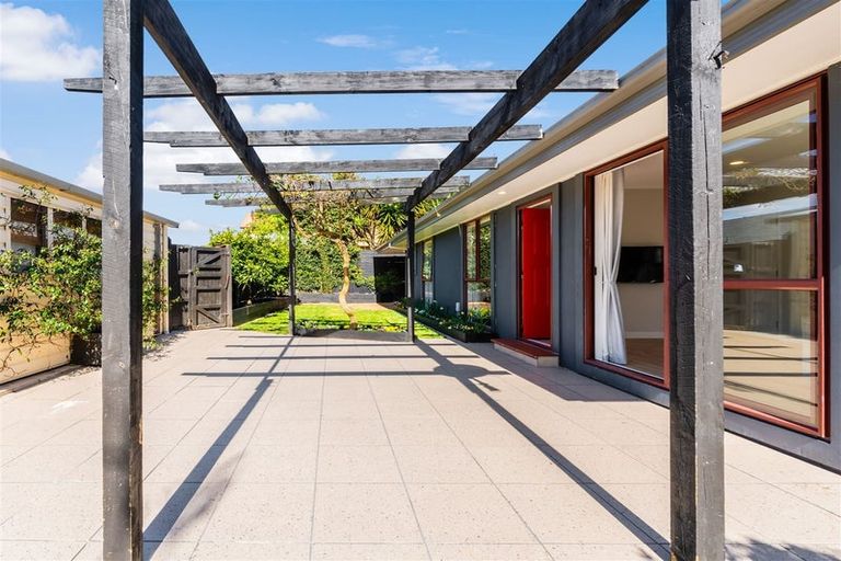 Photo of property in 640a Te Atatu Road, Te Atatu Peninsula, Auckland, 0610
