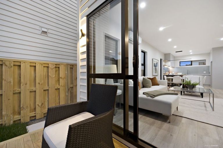 Photo of property in 152b Botany Road, Botany Downs, Auckland, 2010