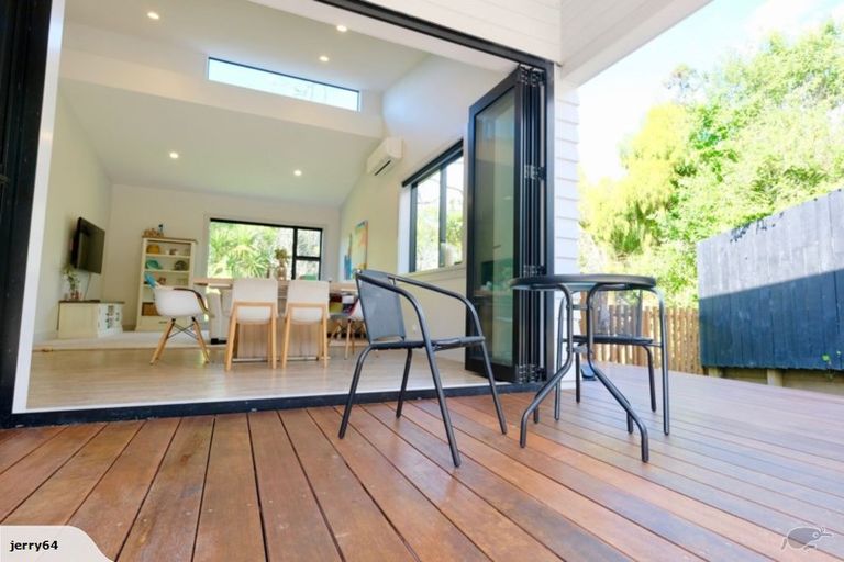 Photo of property in 119a Weatherly Road, Torbay, Auckland, 0630