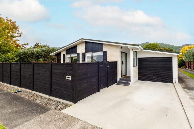 Photo of property in 34a Rewarewa Crescent, Waikanae, 5036